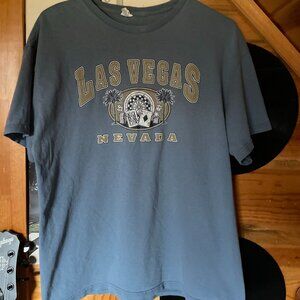 VINTAGE Las Vegas Nevada Casino Poker Dice Graphic T-Shirt | Size M